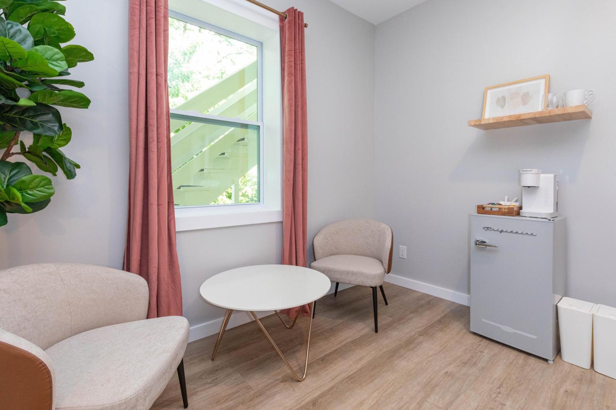 Dogwood Boutique Motel Маги Вали Екстериор снимка